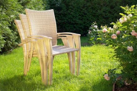 Комплект садовой мебели MONACO бежевый стол и 4-ре стул с подлокотниками (BF)