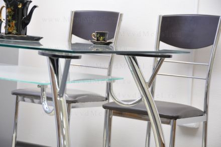 Прямоугольный обеденный стол из стекла F-99 (вставки вокруг пятаков цвета венге)