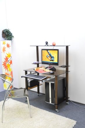 Компьютерный стол на заказ Эдель-KС05k бронза / бронза ноги, с полкой для клавиатуры (ширина от 65 см до 110 см)