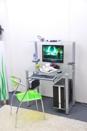 Компьютерный стол на заказ Эдель-KС05k матовый белый / серебро ноги, с полкой для клавиатуры (ширина от 65 см до 110 см)