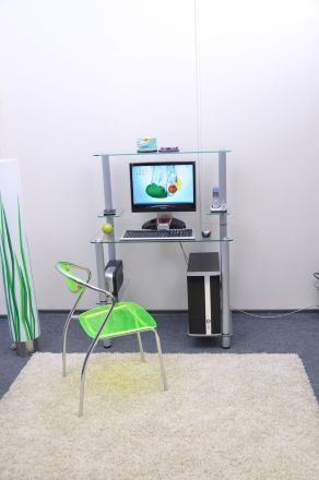 Компьютерный стол на заказ Эдель-KС05 прозрачный / серебро ноги (ширина от 80 см до 110 см)